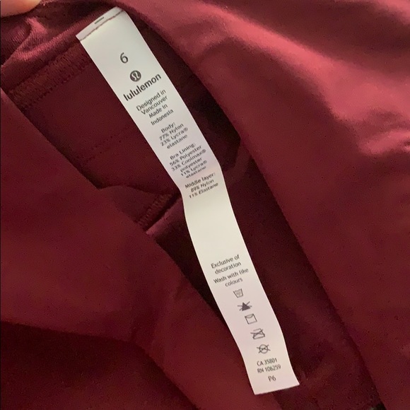 Sold Lululemon striped red take hint sports bra 6 - Picture 4 of 6